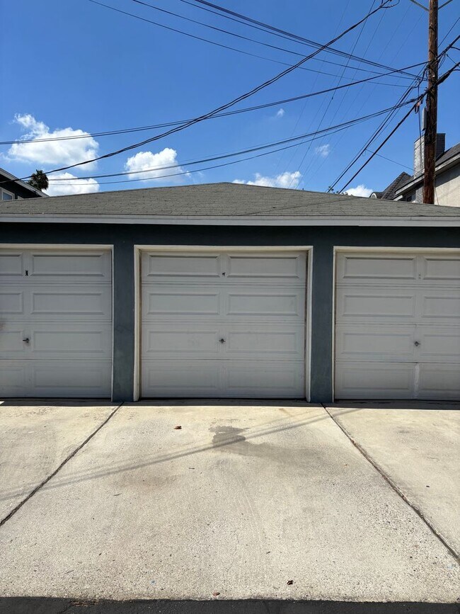 Building Photo - Glenoaks, 625-633 1/2