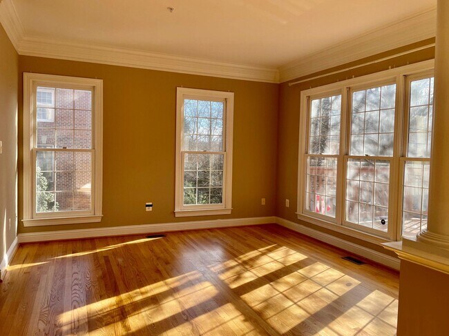 Building Photo - 1030 Grand Oak Way