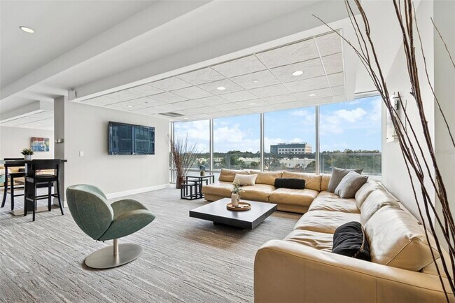 Building Photo - 101 S Eola Dr