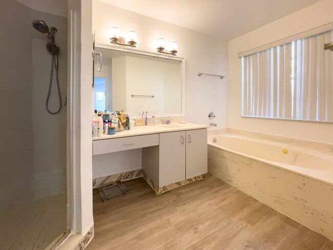 Building Photo - 931 Opal Terrace