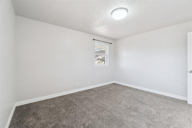 Building Photo - 4824 Elmview Dr