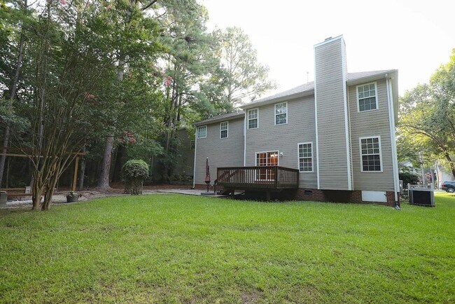 Building Photo - Spacious home located in the beautiful and well-established community of Magnolia Bluff in Lake C...