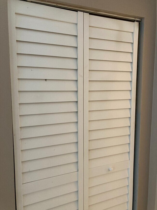 Building Photo - 5117 E 28th Ave