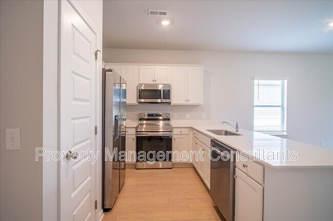 Building Photo - 22821 Dashwood Ln