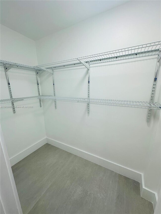 Building Photo - 7157 W 19th Ct