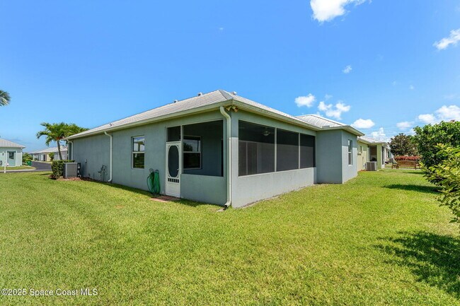Building Photo - 3720 Alamanda Key Dr