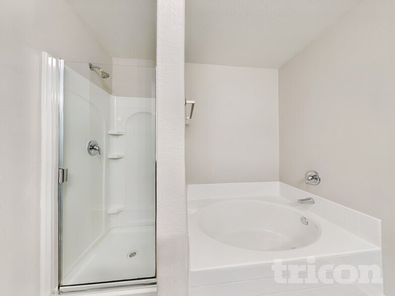 Building Photo - 2322 Oyster Bay Ave