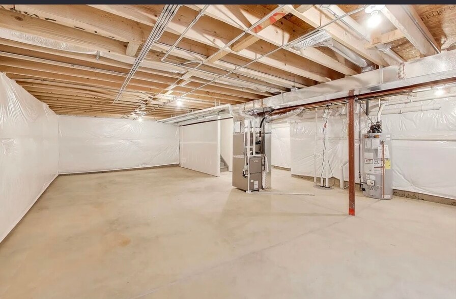 Building Photo - 2240 Bent Grass Way