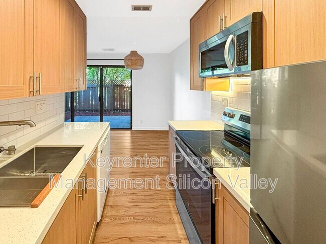 Building Photo - 1902 La Terrace Cir