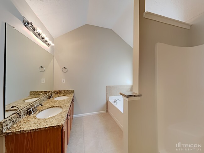 Building Photo - 6469 Snowden Dr