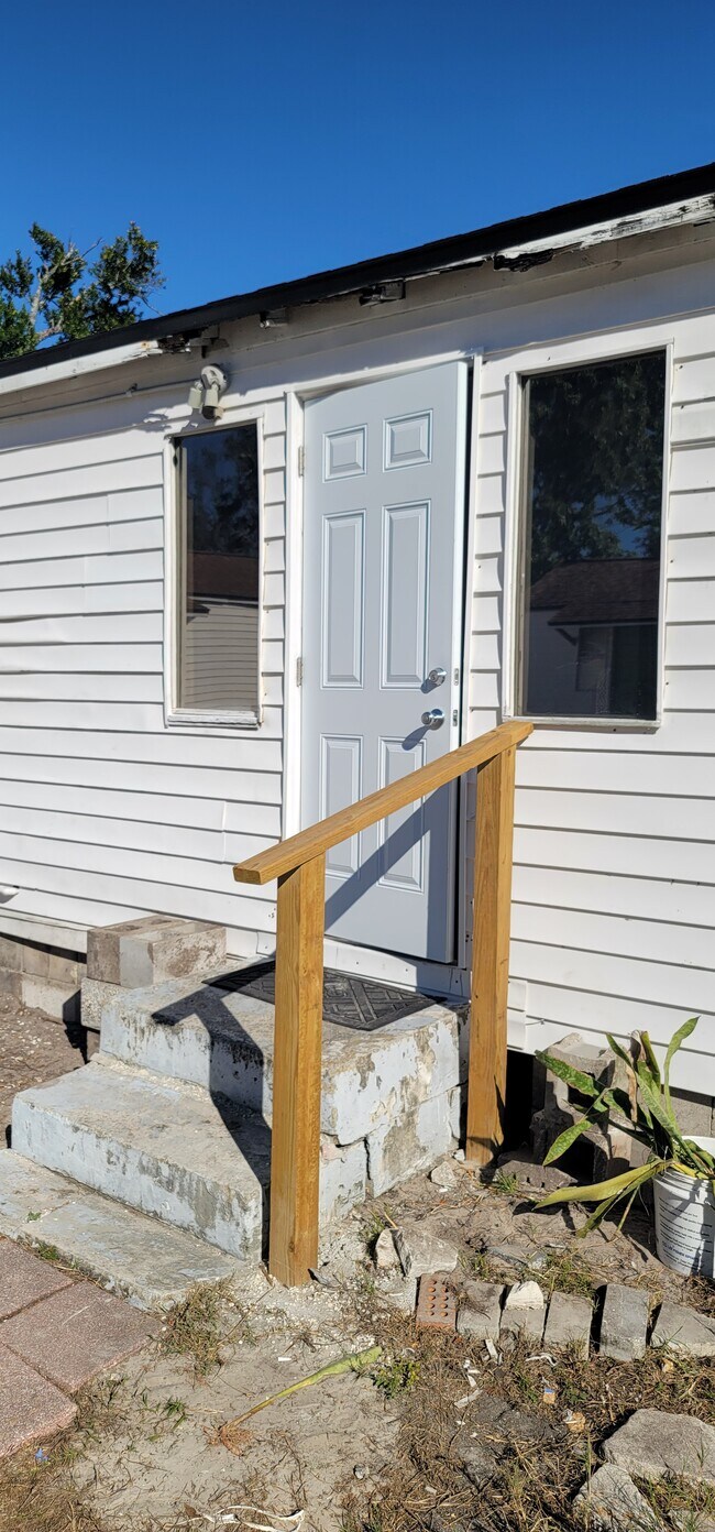 Building Photo - 3257 57th Ave N