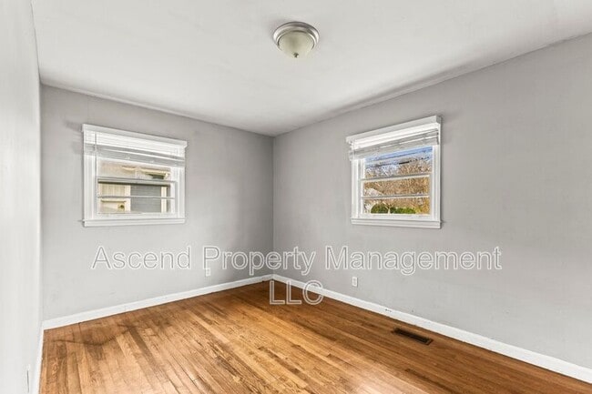 Building Photo - 5514 Rosemont Dr