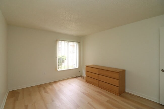 Building Photo - 618 Orange Dr