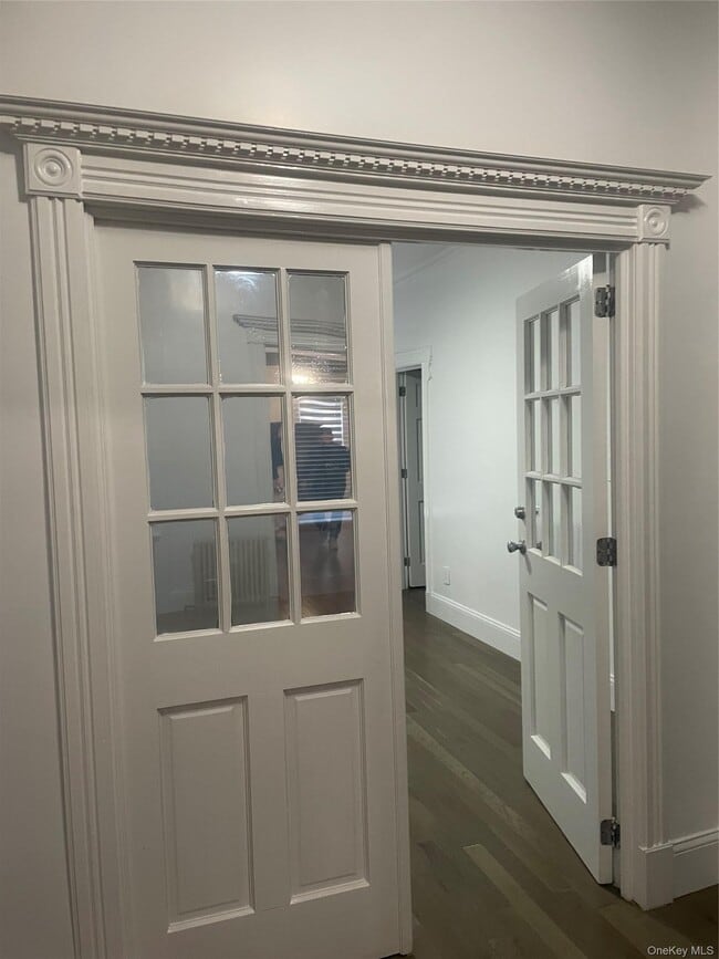 Building Photo - 17-20 Menahan St