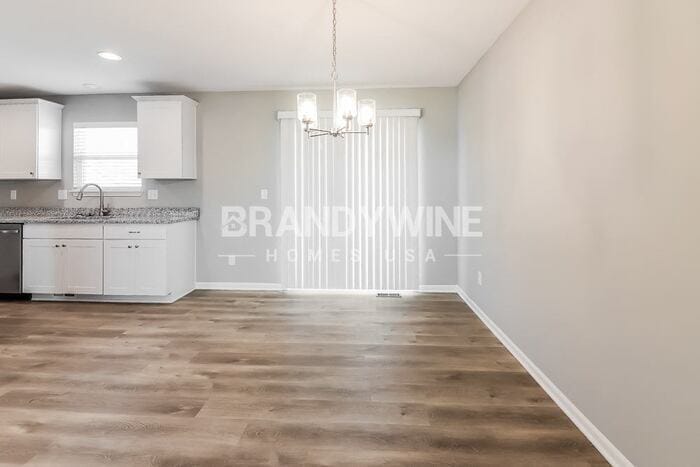 Building Photo - 700 Winter Dr