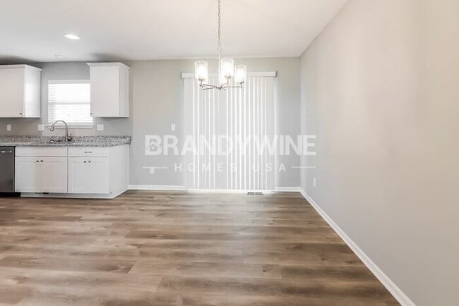 Building Photo - 610 Poplar Ct