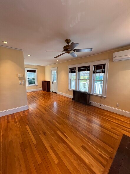 Building Photo - 311 Waverley Ave