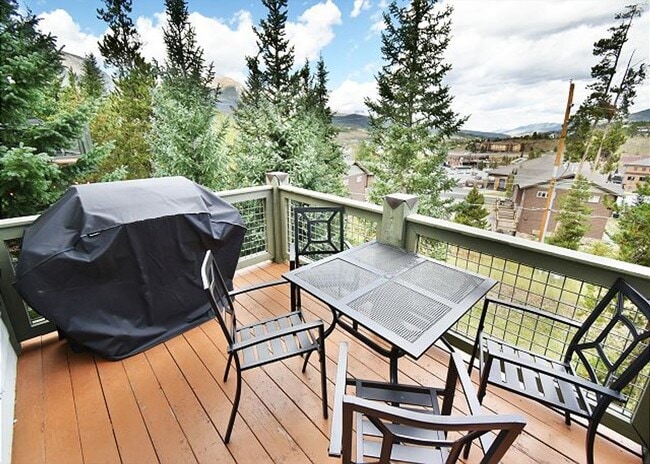 Building Photo - Summer Seasonal Rental- 734 Rocky Point Townhomes