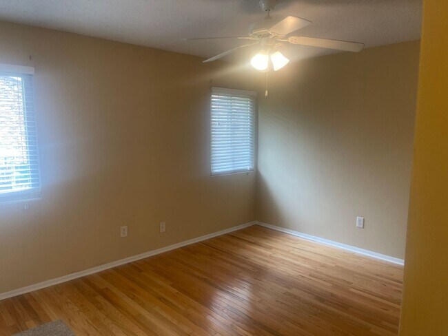 Building Photo - ? Now Leasing in Hanahan! ? 2 Bed • 2 Full...