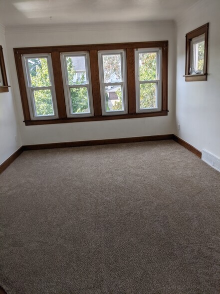 Family room - 3703 W 133rd St