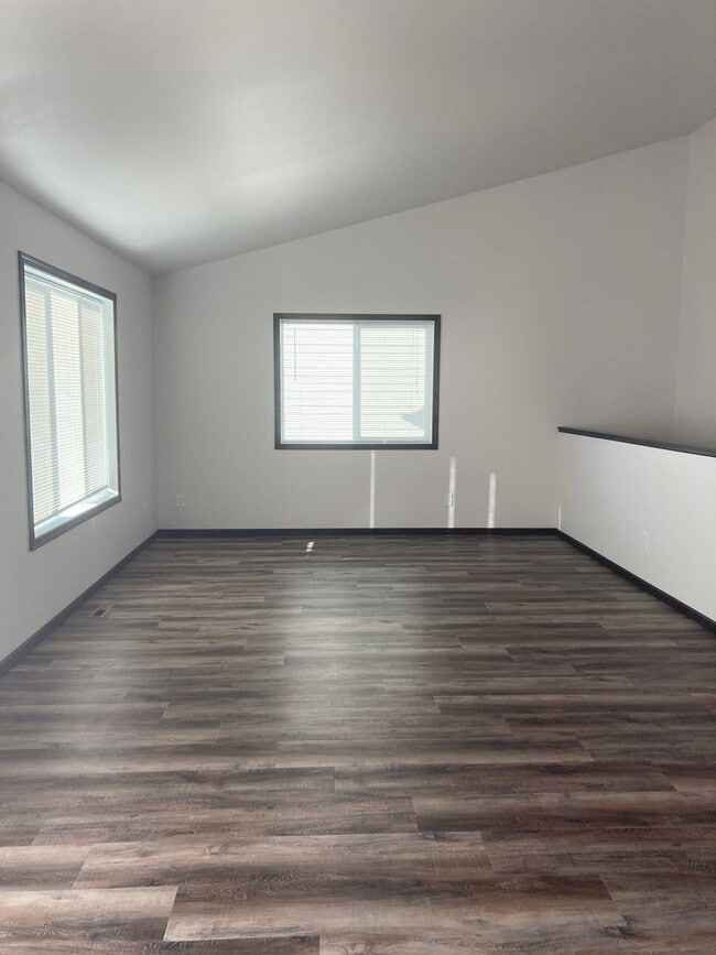 Building Photo - 3 Bed 3 Bath Single Family Home