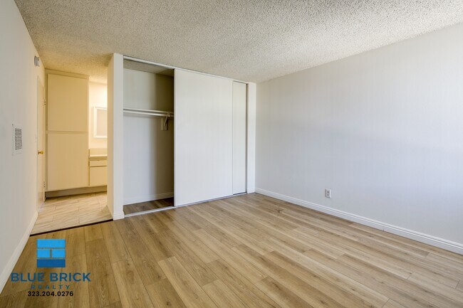Building Photo - 5452 Corteen Pl