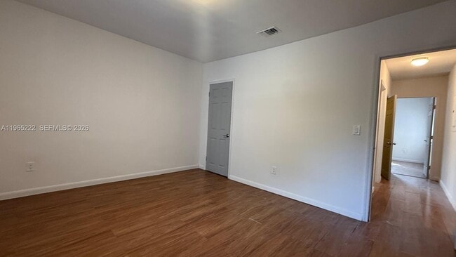 Building Photo - 4765 N Miami Ave