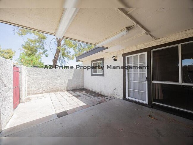 Building Photo - 720 S Dobson Rd
