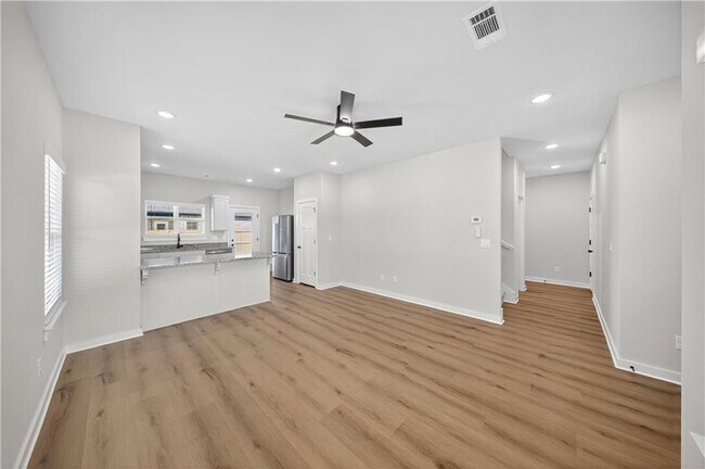 Building Photo - 603 Cosmos St