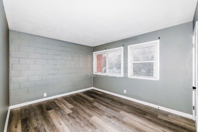 Building Photo - 6062 E 16th St