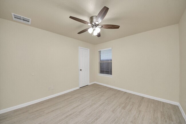 Building Photo - 9622 Sugarblossom Ln