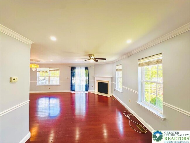 Building Photo - 6945 Hunt Dr