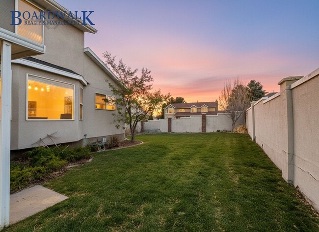 Building Photo - Beautiful Home with Mountain Views & Prime Location in Sandy