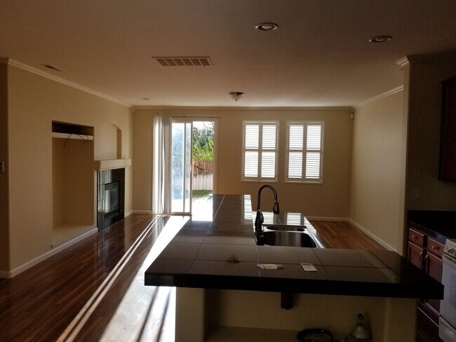 Building Photo - 7431 Earlsmoore Dr