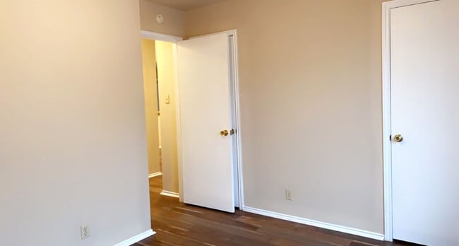 Building Photo - 3329 Country View