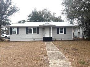 Building Photo - 3301 Kelwin Ave