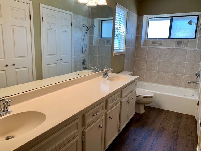 Building Photo - Modern Comfort Meets Classic Charm in This...