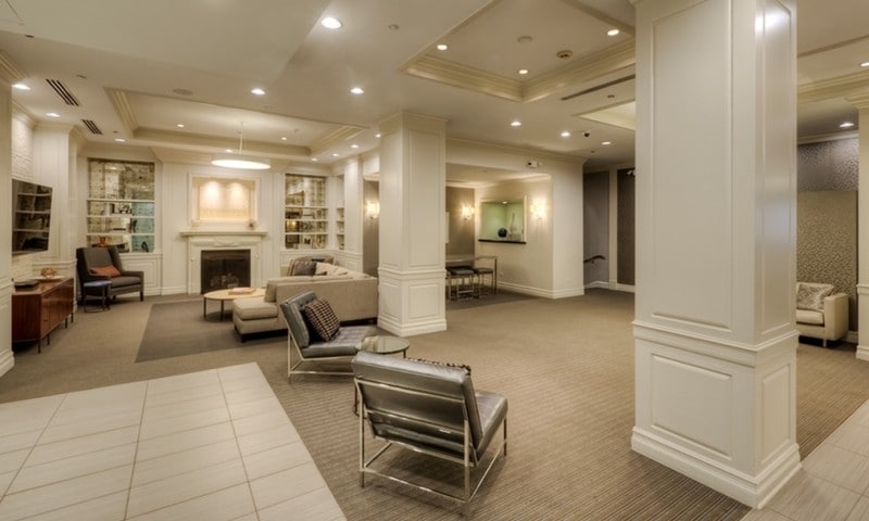 Building Photo - 231 E Chestnut St