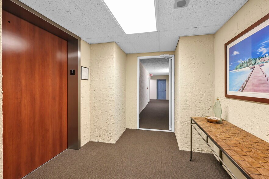 Elevator & hallway - 2885 Palm Beach Blvd