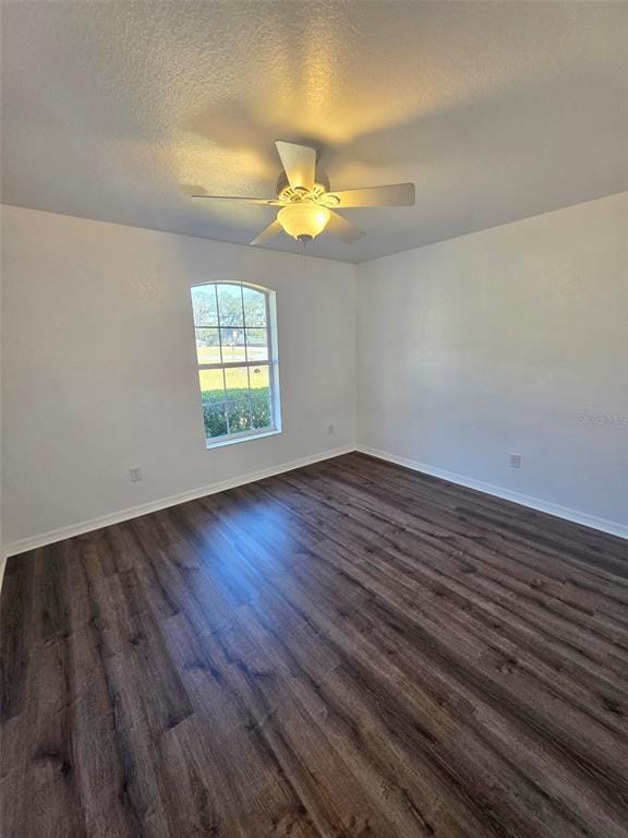 Building Photo - 16 Oak Cir