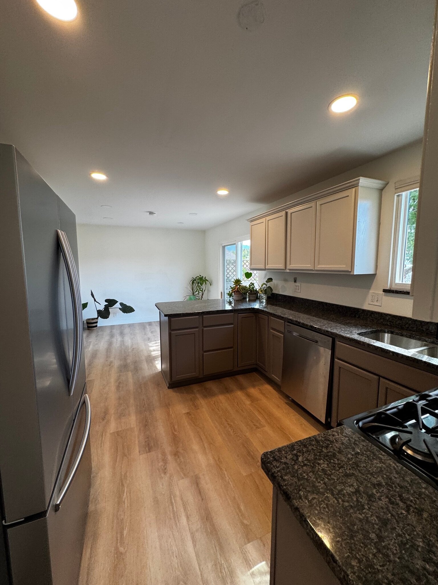 Building Photo - 10543 S Weeping Willow Dr