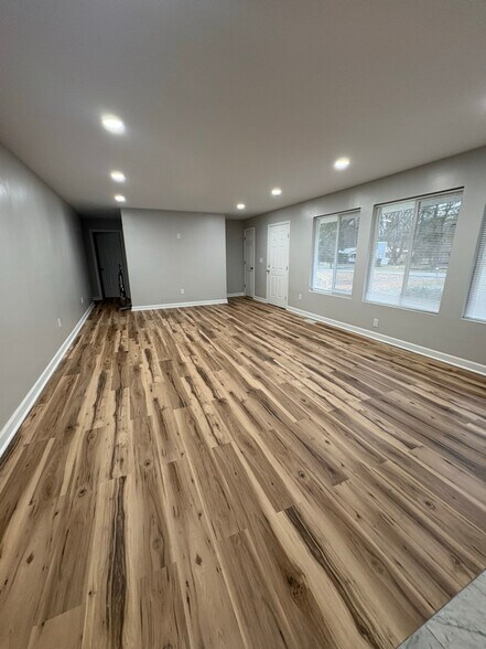 Building Photo - 1282 Lawndale Rd