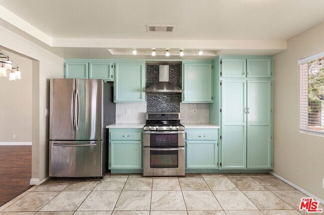 Building Photo - 39851 Ranchwood Dr