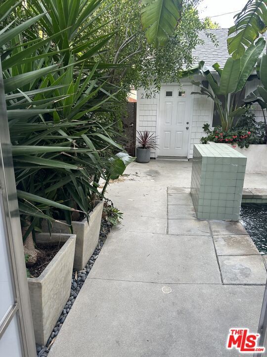 Building Photo - 2454 Penmar Ave
