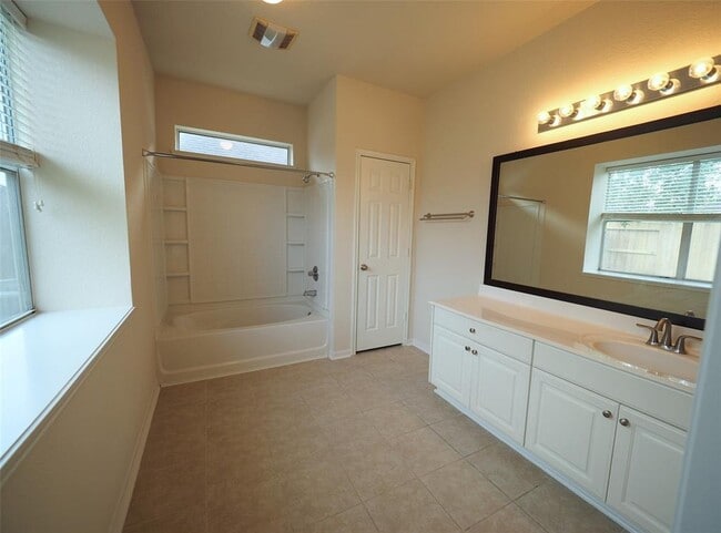 Building Photo - 6139 Galloway Ln