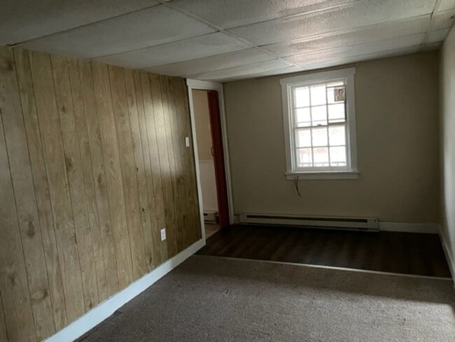 Building Photo - 2nd Floor 1 Bedroom 1 Bathroom Apartment F...