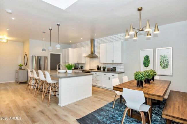 Building Photo - 7599 E Pleasant Run