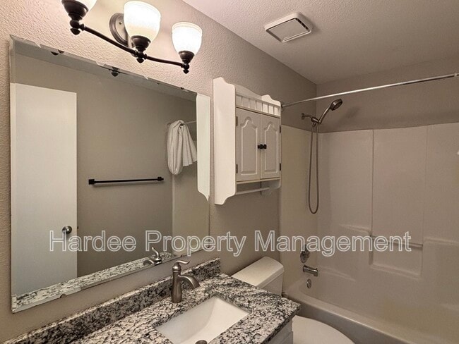 Building Photo - 614 E Pennsylvania St