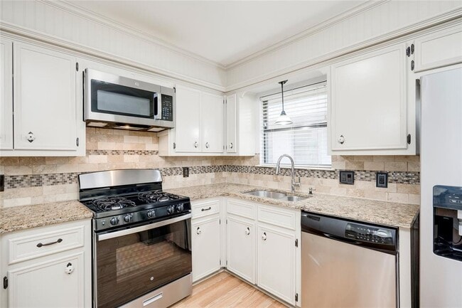 Building Photo - 1708 Wild Horse Ln