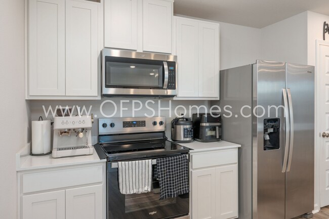 Building Photo - Crestview 4bed/2bath